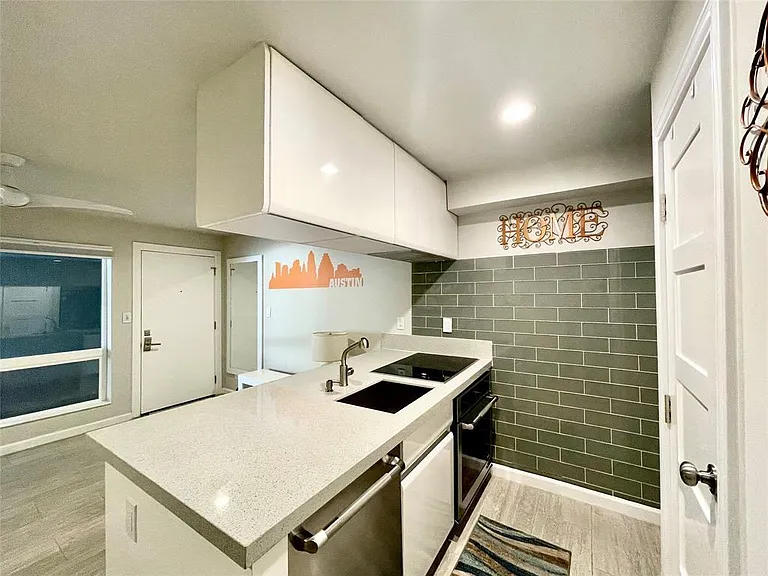 3110 Red River St #D-107 — Photo 10