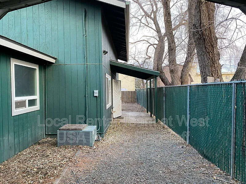 2 bed, 2.0 bath, 800 sqft, $1,600 — Photo 2