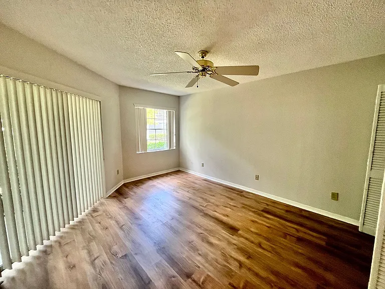 3970 Lancashire Ln — Photo 6