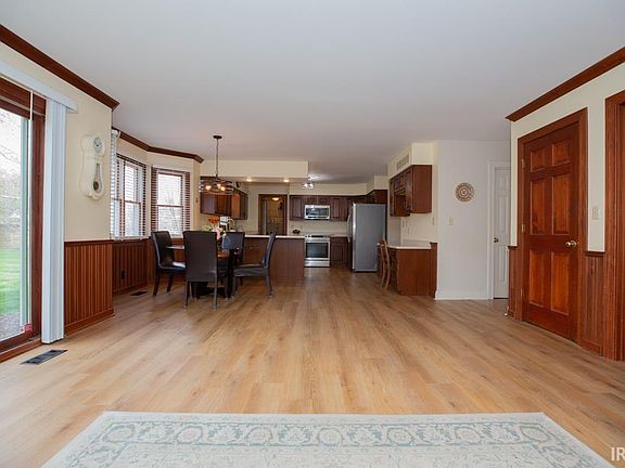 5th image of 615 Kirkwood Dr