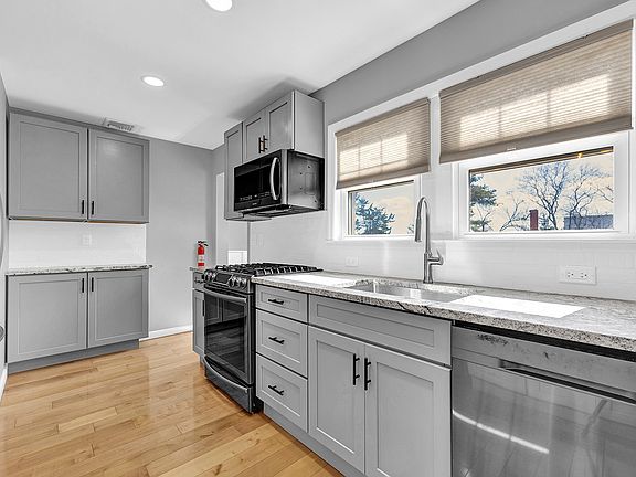 5th image of 12 Highview Ave