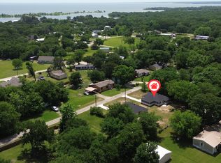 917 Red Oak Dr, Quinlan, TX 75474