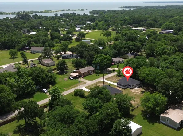 917 Red Oak Dr, Quinlan, TX 75474