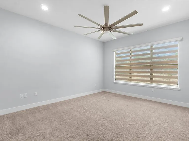 2320 Symphony Cir — Photo 30