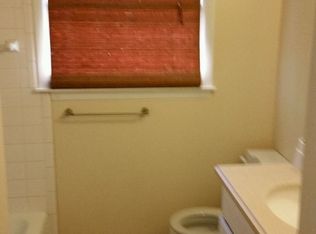 2926 Stoneleigh Dr, Lansing, MI 48910