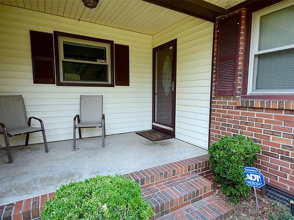 3rd image of 4609 Mallard Cres