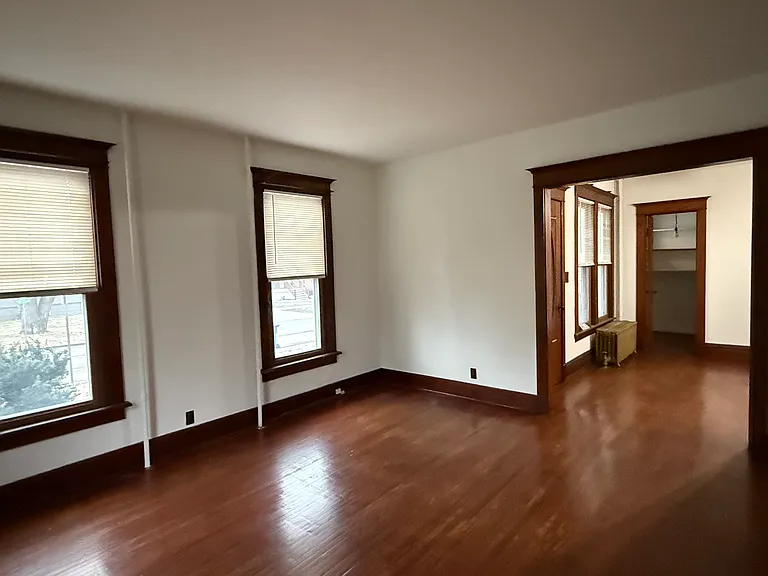 226 W Illinois St #1 — Photo 7