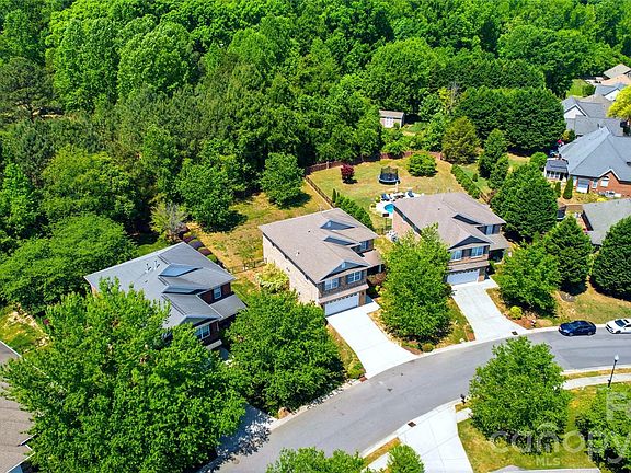 4th image of 2429 Glyncastle Way