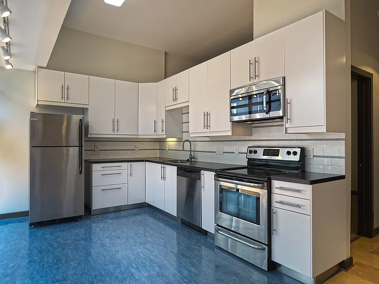 110 Campbell Ave SW — Photo 14