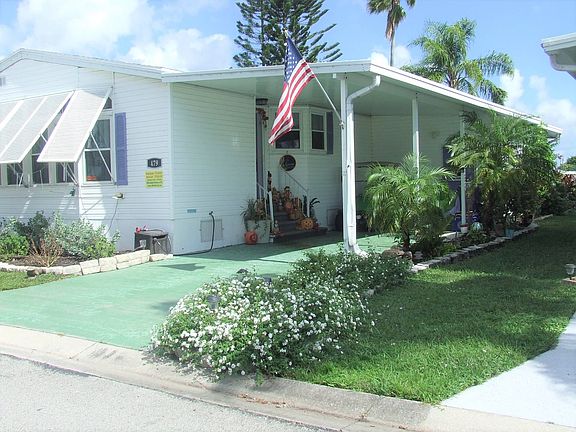 3rd image of 479 Bimini Cay Cir