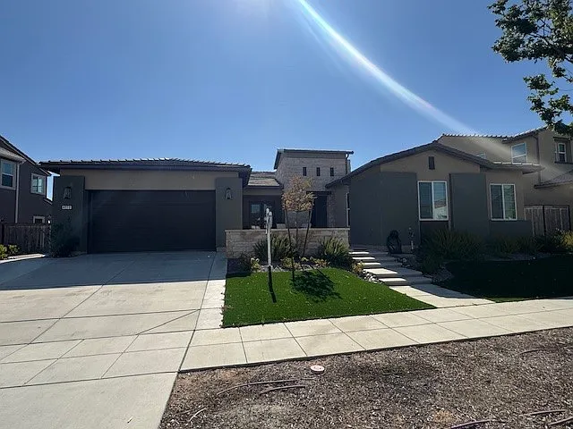 4272 Little Canyon Dr photo 1