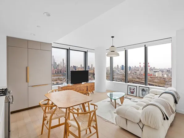 3 Court Sq #2902, Long Island City, NY 11101