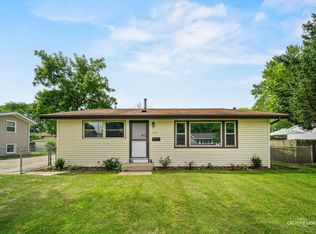 119 Siesta Rd, Carpentersville, IL 60110