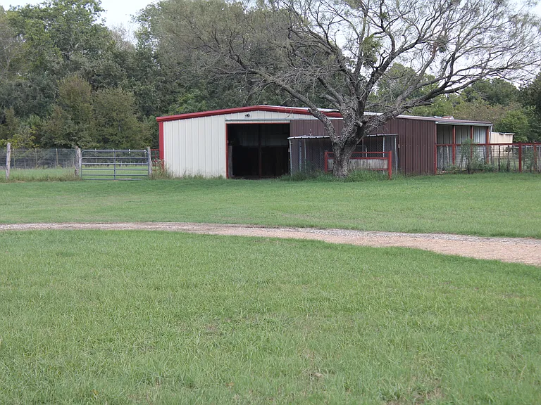 22240 N Highway 281 — Photo 17