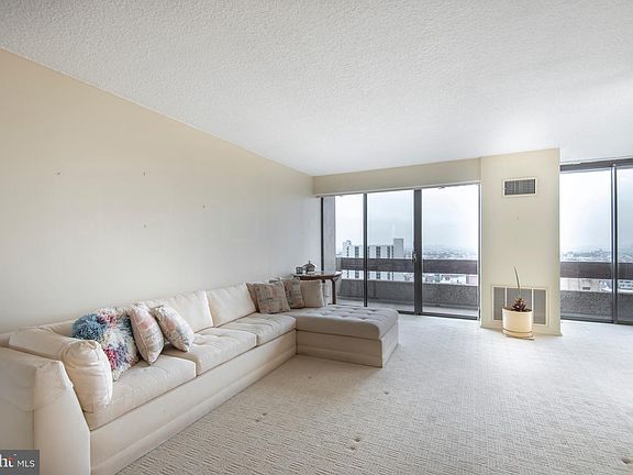 2nd image of 1326 Spruce St APT 1804