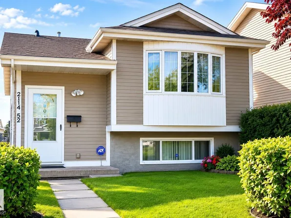 2114 52nd St NW, Edmonton, AB T6L 4T6