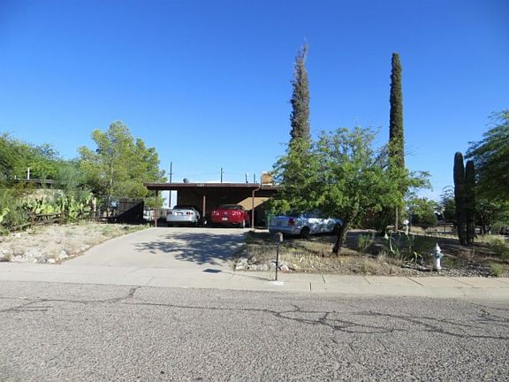 2nd image of 6450 N Lena Pl