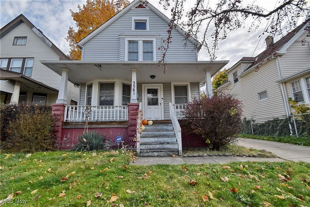 3561 E 106th St photo 1