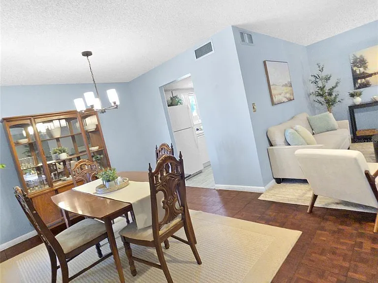 553 Fairways Cir #B — Photo 12