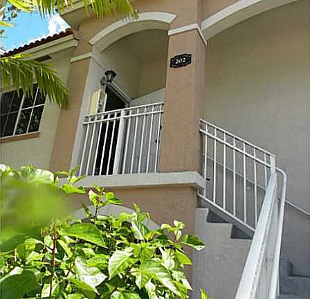 3rd image of 2731 SE 12th Pl Unit 202