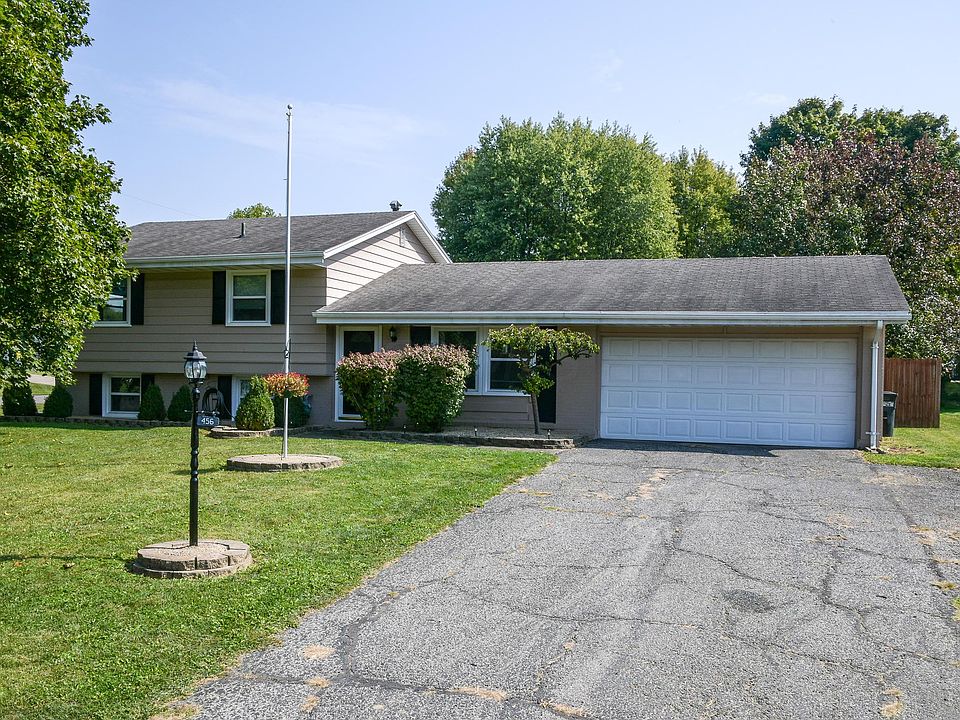 1st image of 456 Catalpa Ln