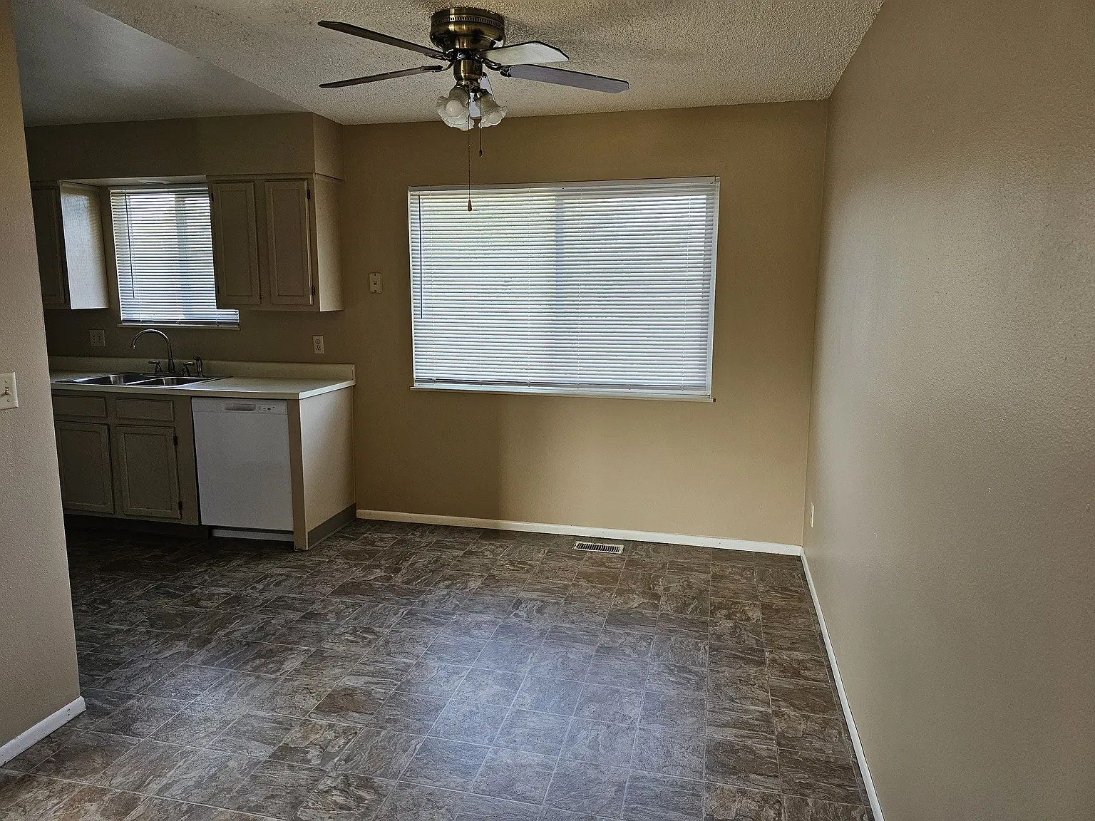 7310 River Bend Rd — Photo 3