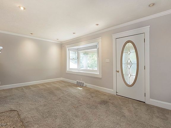 5th image of 5091 Oakmont Dr