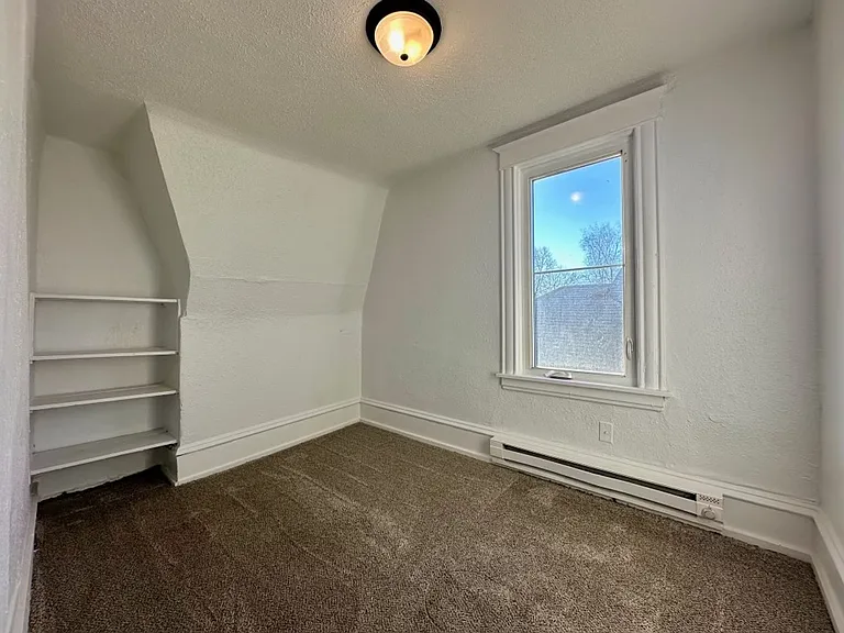2815 Humboldt Ave N — Photo 11