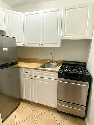 Rented by FirstService Realty (legacy) | media 52