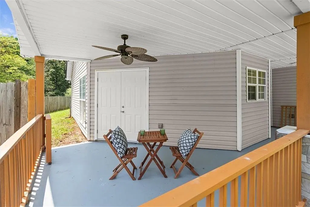 4 bed, 3.0 bath, 1874 sqft, $2,460 — Photo 3
