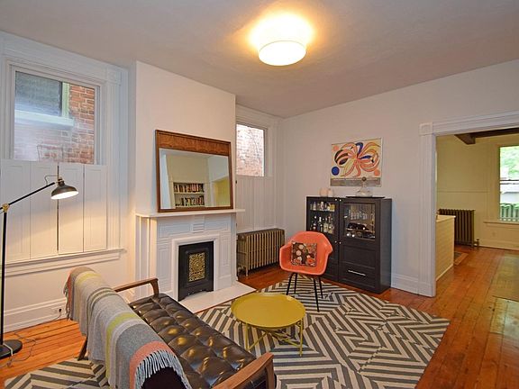 3rd image of 1543 Pullan Ave