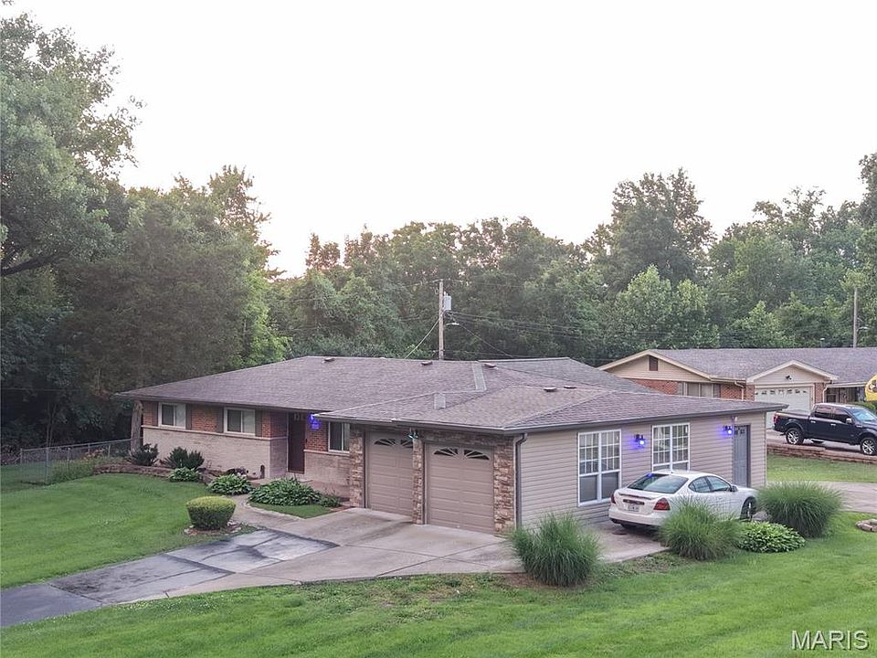 1st image of 1227 Trampe Ave