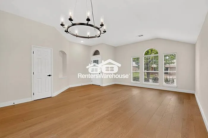 9113 Warren Dr — Photo 6