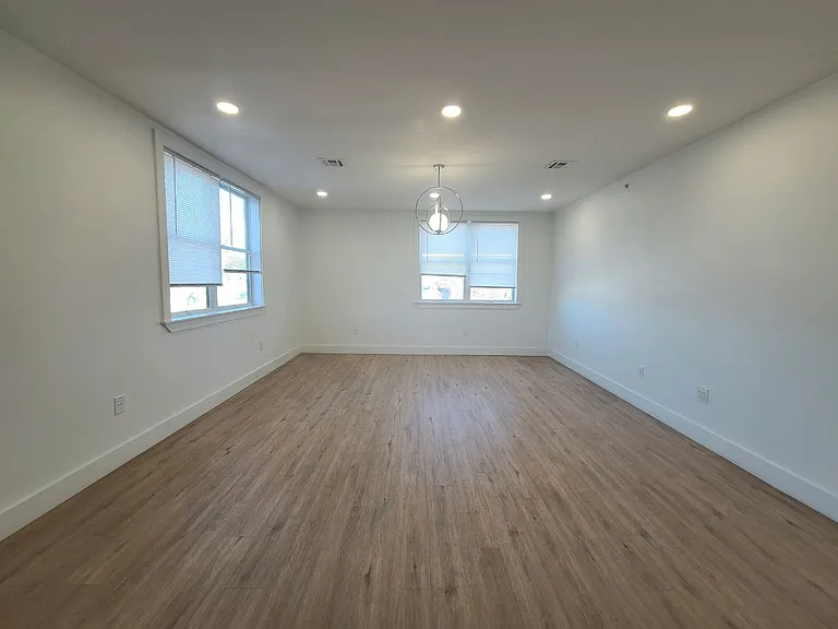 205 Mount Vernon Ave #KL3 — Photo 2