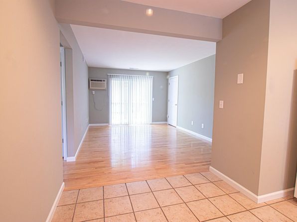 835 Grand Ave NE APT A