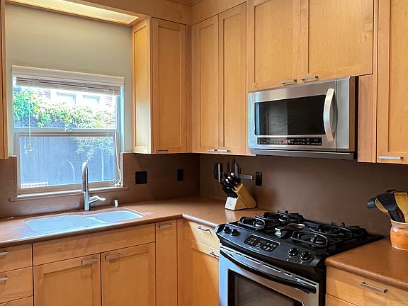 3rd image of 158 Doyle St