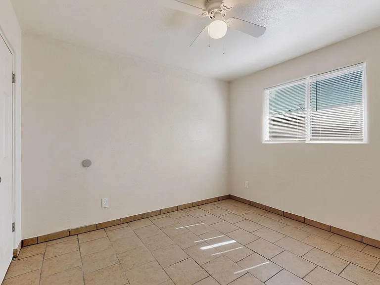 536 Cardenas Dr SE — Photo 49
