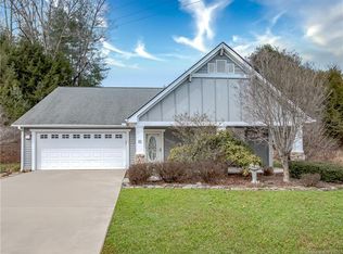 49 Sunview Cir, Arden, NC 28704