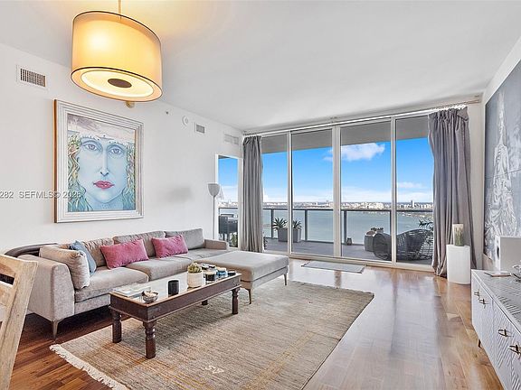 5th image of 2020 N Bayshore Dr APT 3307