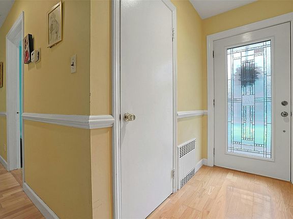 3rd image of 19 Leicester Road