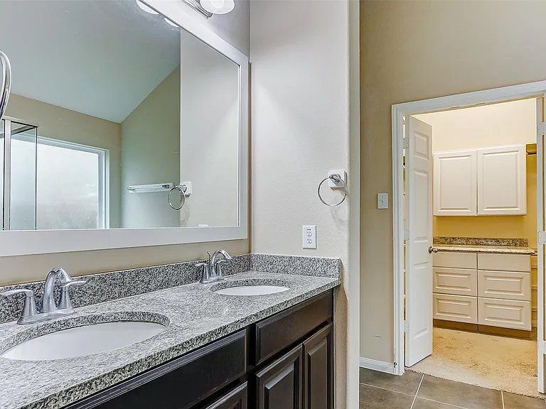 9419 Sparrow Creek Ct — Photo 11
