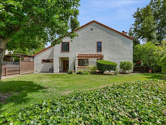 3rd image of 1883 Mountain Creek Ct