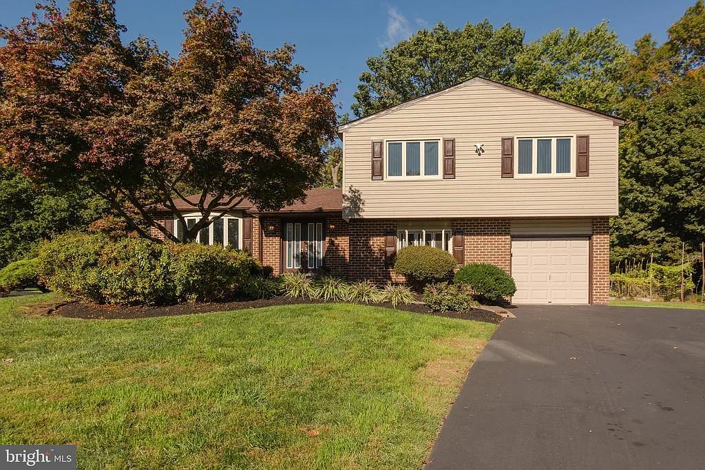 90 Ann Dr photo 1
