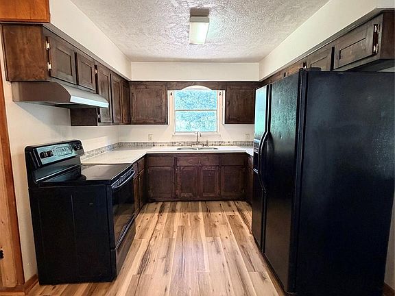 4th image of 341 Myrtie Dr