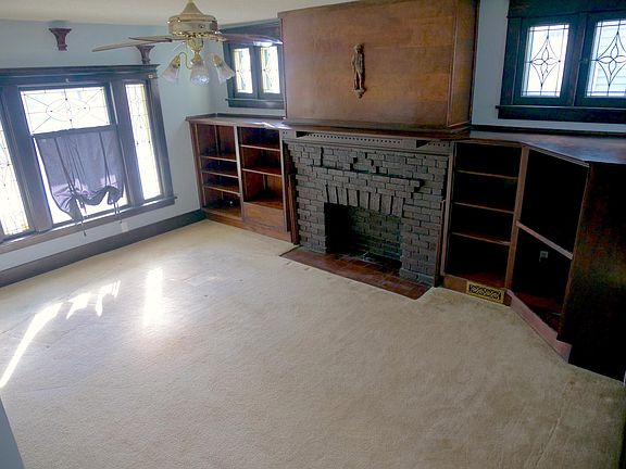 5th image of 96 Roanoke Pkwy #1