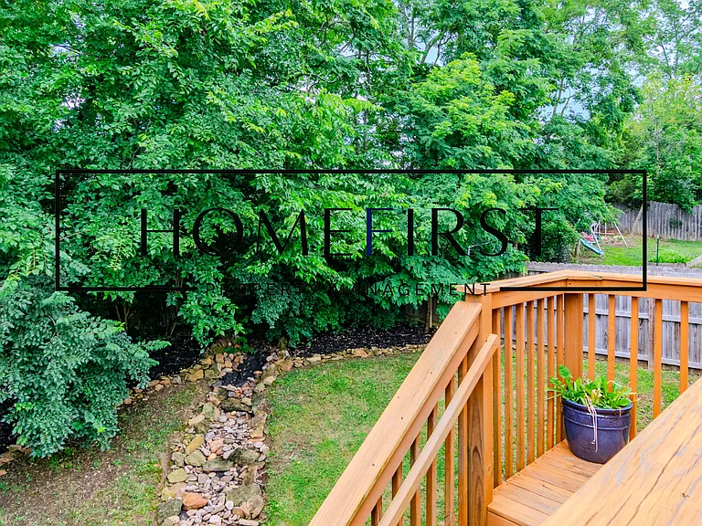 112 Newport Ln — Photo 40