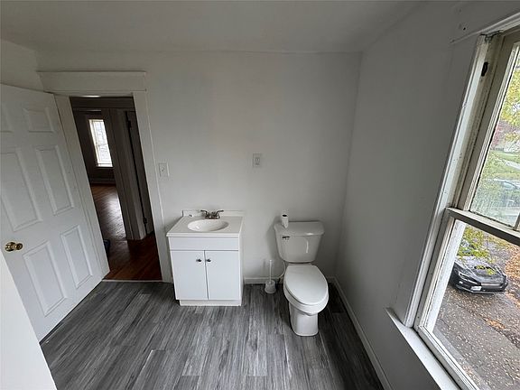 4th image of 49 Hooper Rd