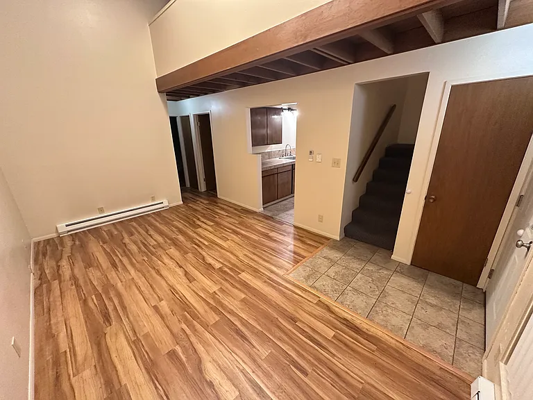 910 E 9th Ave #3 — Photo 11