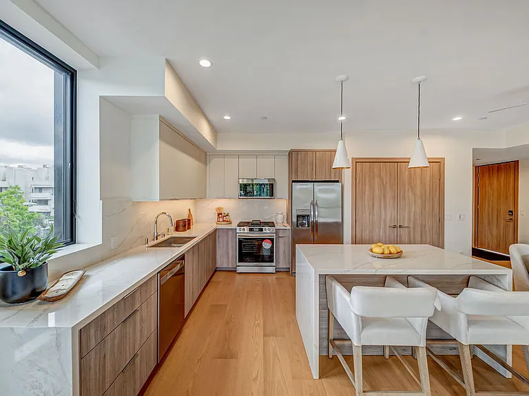 1257 N Detroit St #302 — Photo 4