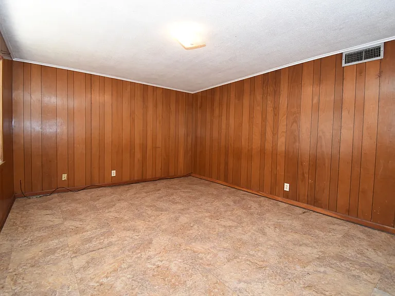 314 W College Ave — Photo 3